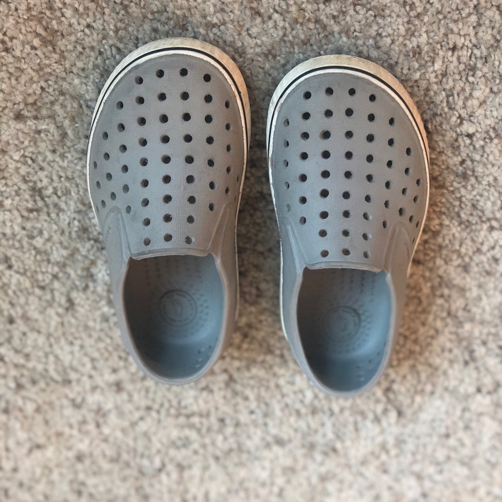Toddler boy native shoes size 9